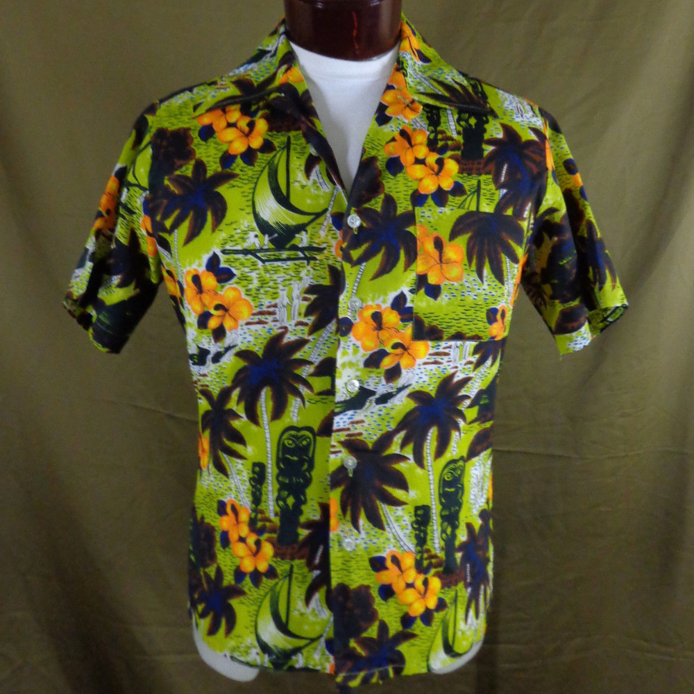 Vintage Waikiki 76 Tiki Print Hawaiian Shirt  M